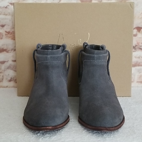 New Joie Ajax Leather Bootie - Picture 2 of 9